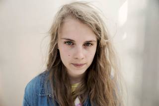 Marika Hackman to release double A side & UK shows