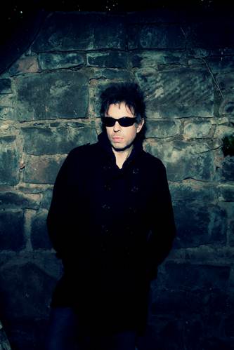 PREVIEW: Echo and The Bunnymen - Lovers On The Run