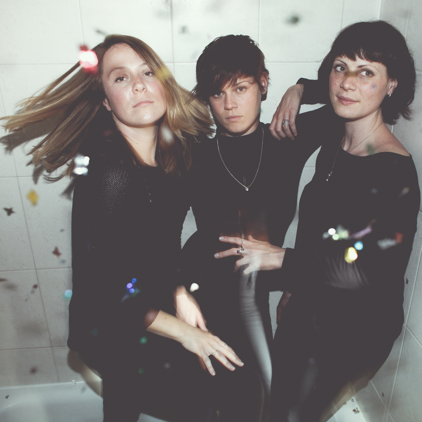 Track Of The Day #691: The Cadbury Sisters - Drifting 1