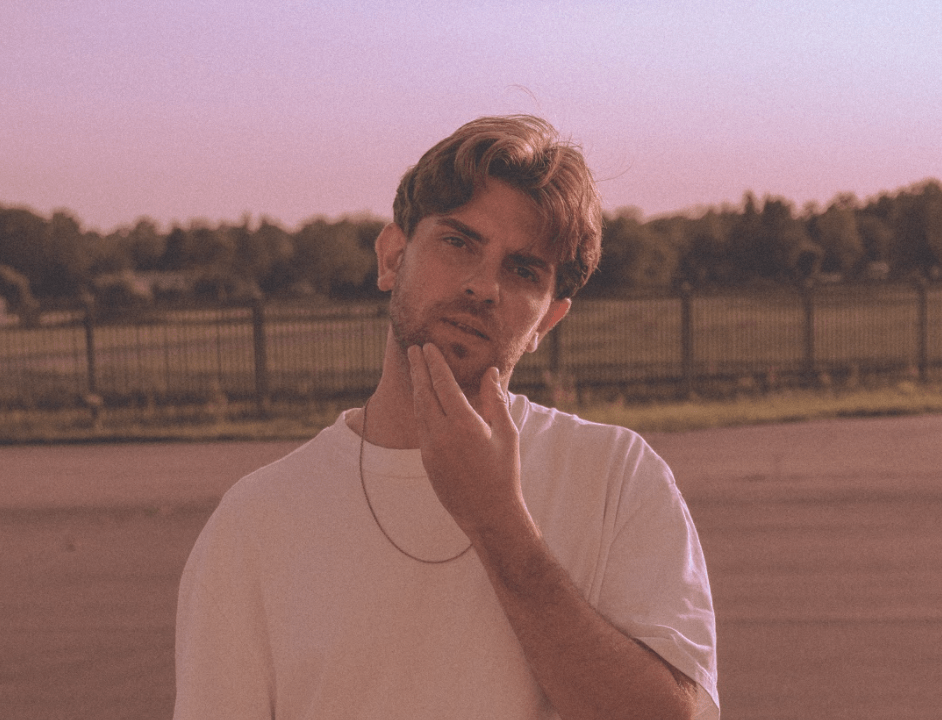 EXCLUSIVE: Liam Mour debuts video for 'When I Look Into Your Eyes' 2