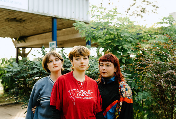 NEWS: Adwaith share video for wistful fuzz pop of new single 'Wedi Blino' from forthcoming album 'Bato Mato' 2