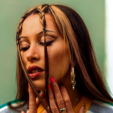 IN CONVERSATION: FABLE talks her new album, social media toxicity, the '90s, artists having to be content creators, and living off grid 3