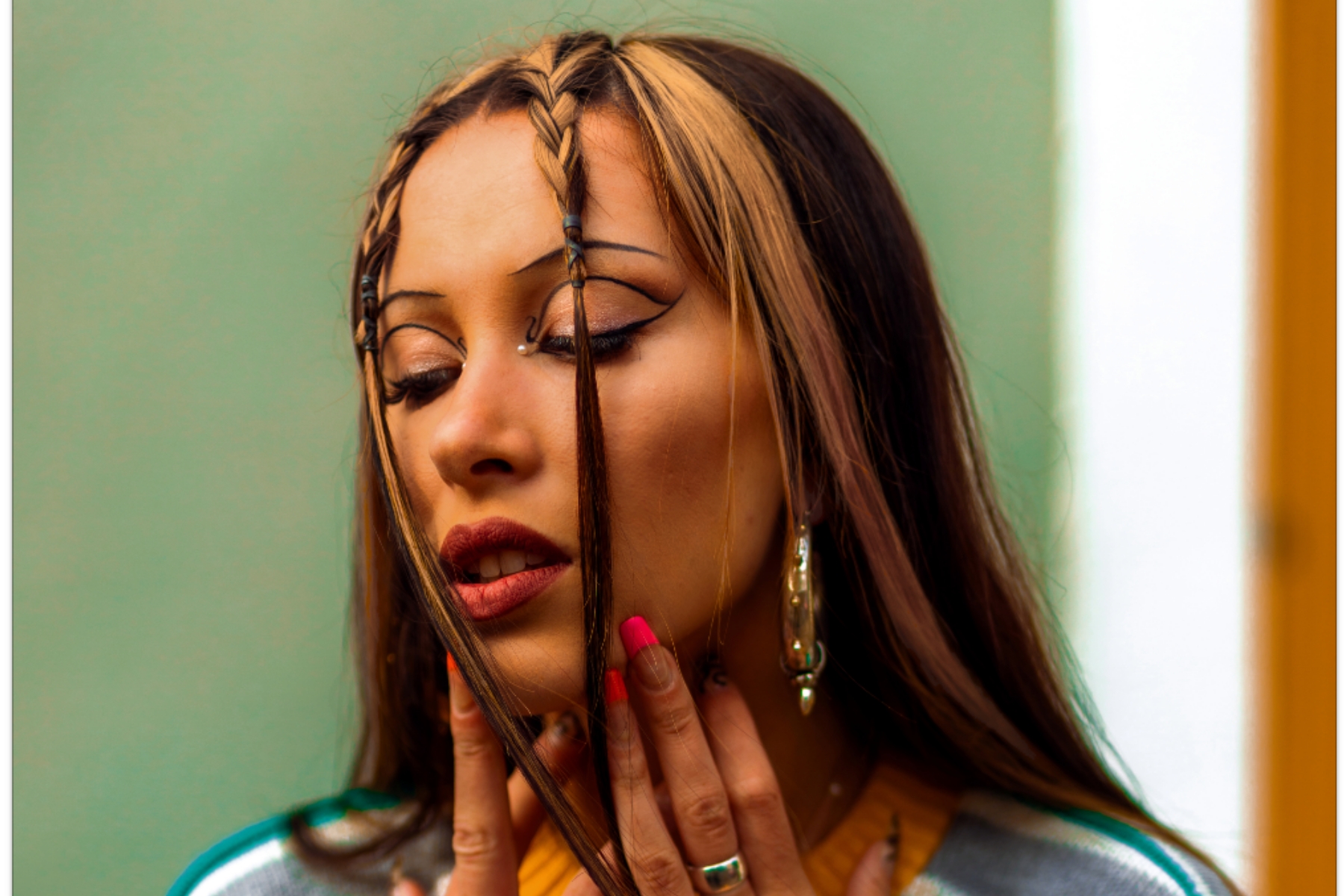IN CONVERSATION: FABLE talks her new album, social media toxicity, the '90s, artists having to be content creators, and living off grid 3