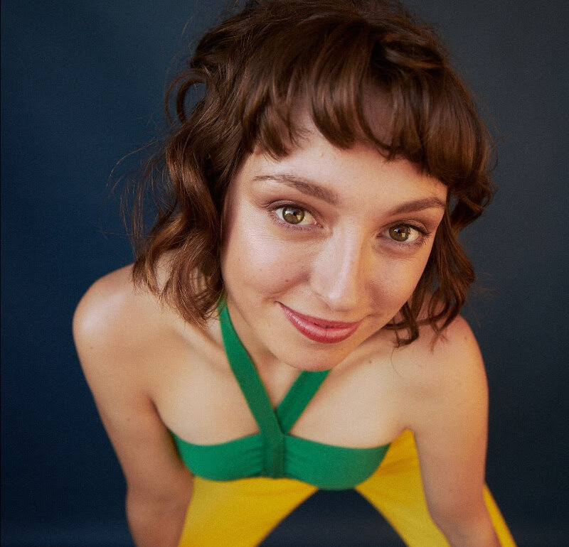 NEWS: Stella Donnelly reveals new video for the bittersweet relationship dialogue of 'How Was Your Day?'