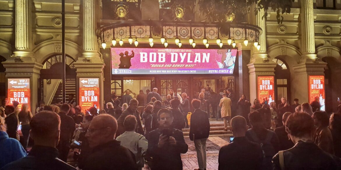 LIVE: Bob Dylan – London Palladium, 24/10/2022  2