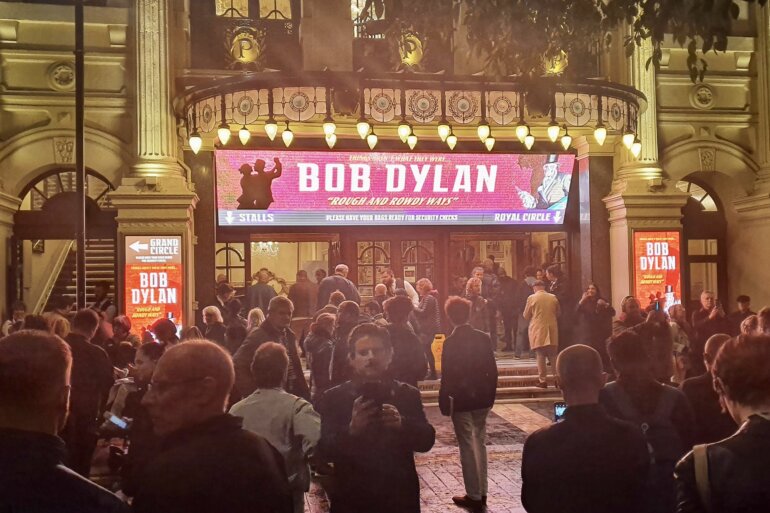 LIVE: Bob Dylan – London Palladium, 24/10/2022  2