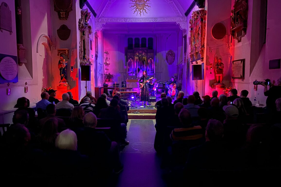NEWS: Roxanne De Bastion releases live album 'live at St. Pancras Old Church'